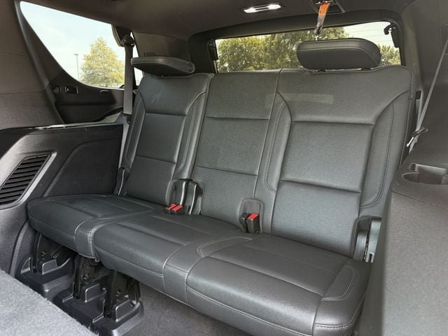 Used 2022 Chevrolet Tahoe Z71 w/ Luxury Package AWD/4WD image 28