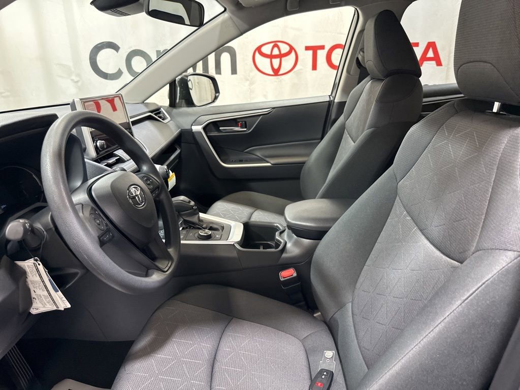 Used 2025 Toyota RAV4 XLE image 21
