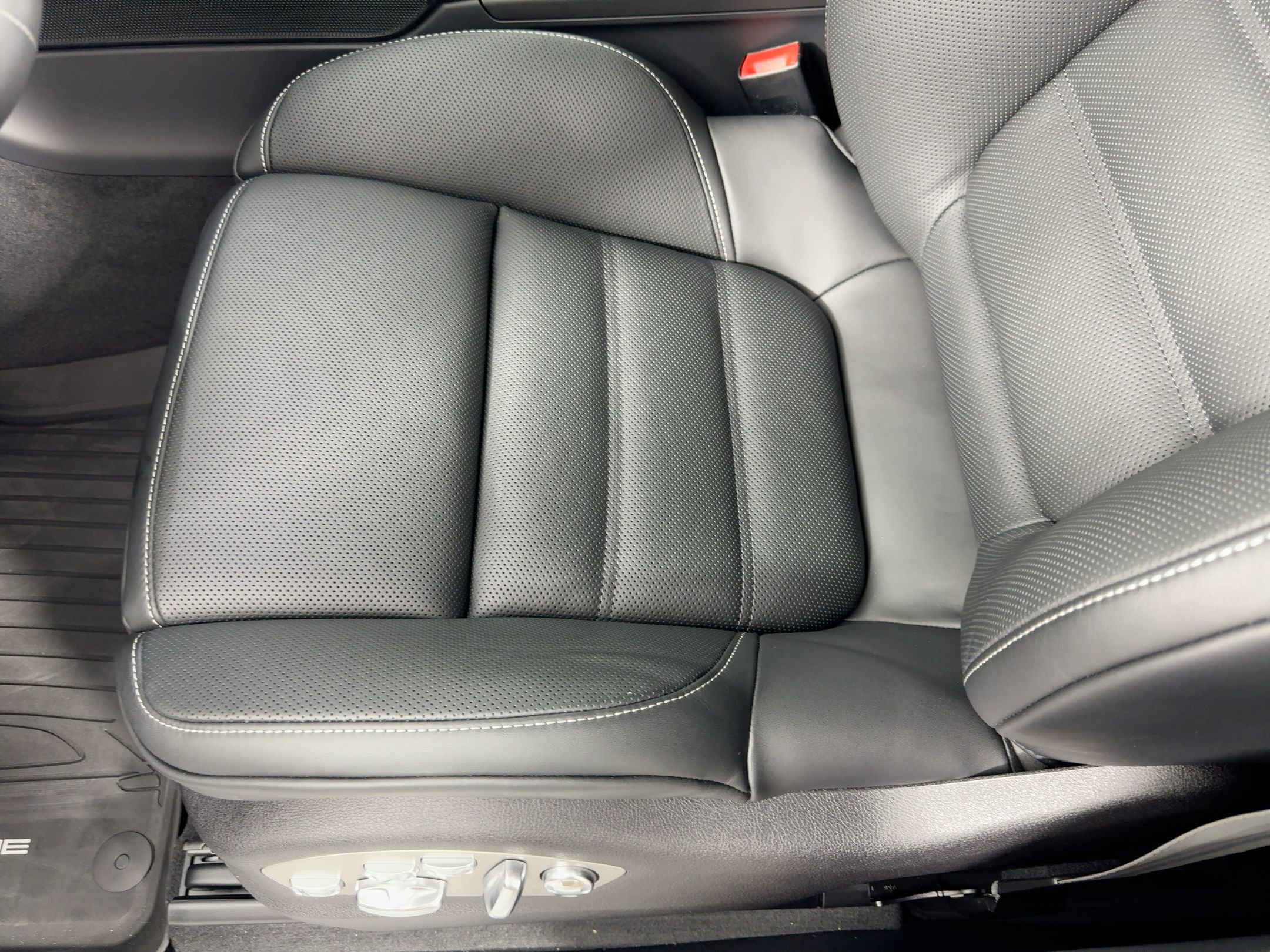 Used 2026 Porsche Macan S image 14