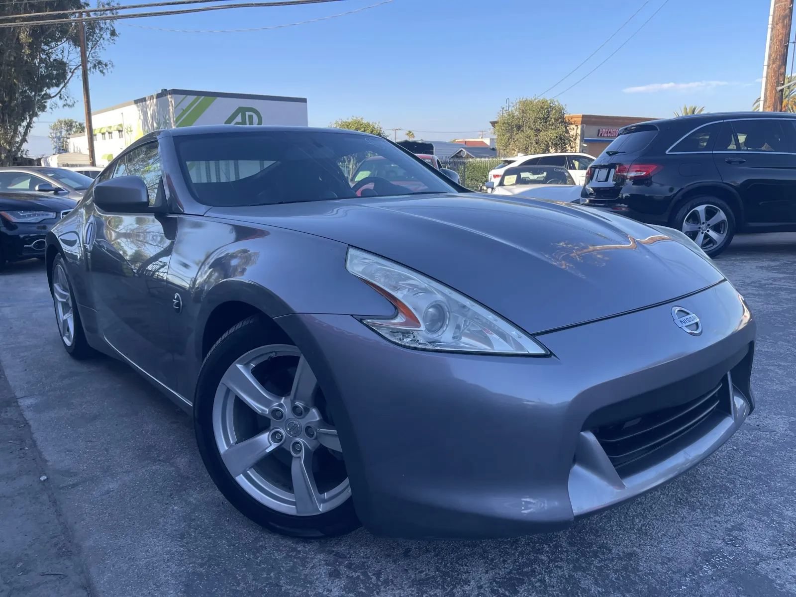 Used 2012 Nissan 370Z Coupe RWD image 3