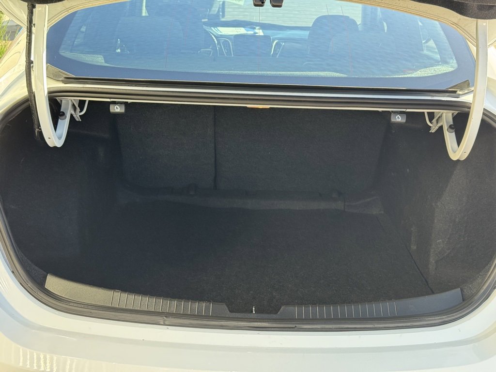 Used 2024 Chevrolet Malibu LT image 9