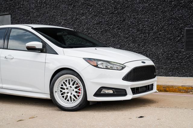 Used 2016 Ford Focus ST image 32