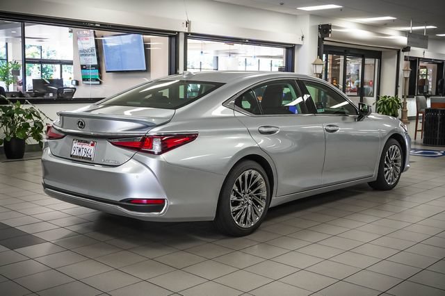 Certified 2025 Lexus ES 300h w/ Luxury Package FWD image 6