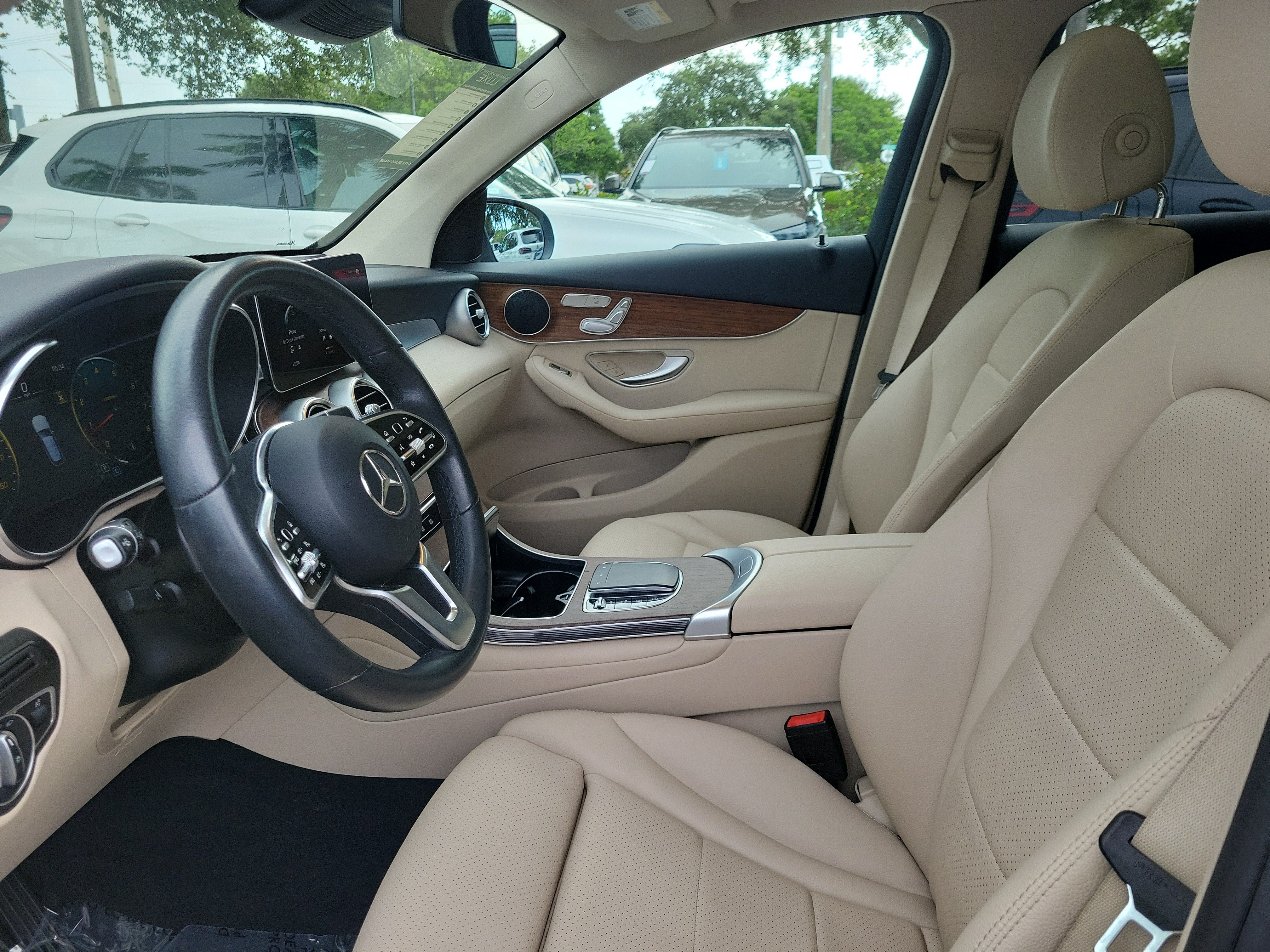 Used 2022 Mercedes-Benz GLC 300 4MATIC image 13