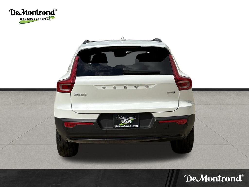Used 2023 Volvo XC40 B5 Plus w/ Driver Assist Package image 6