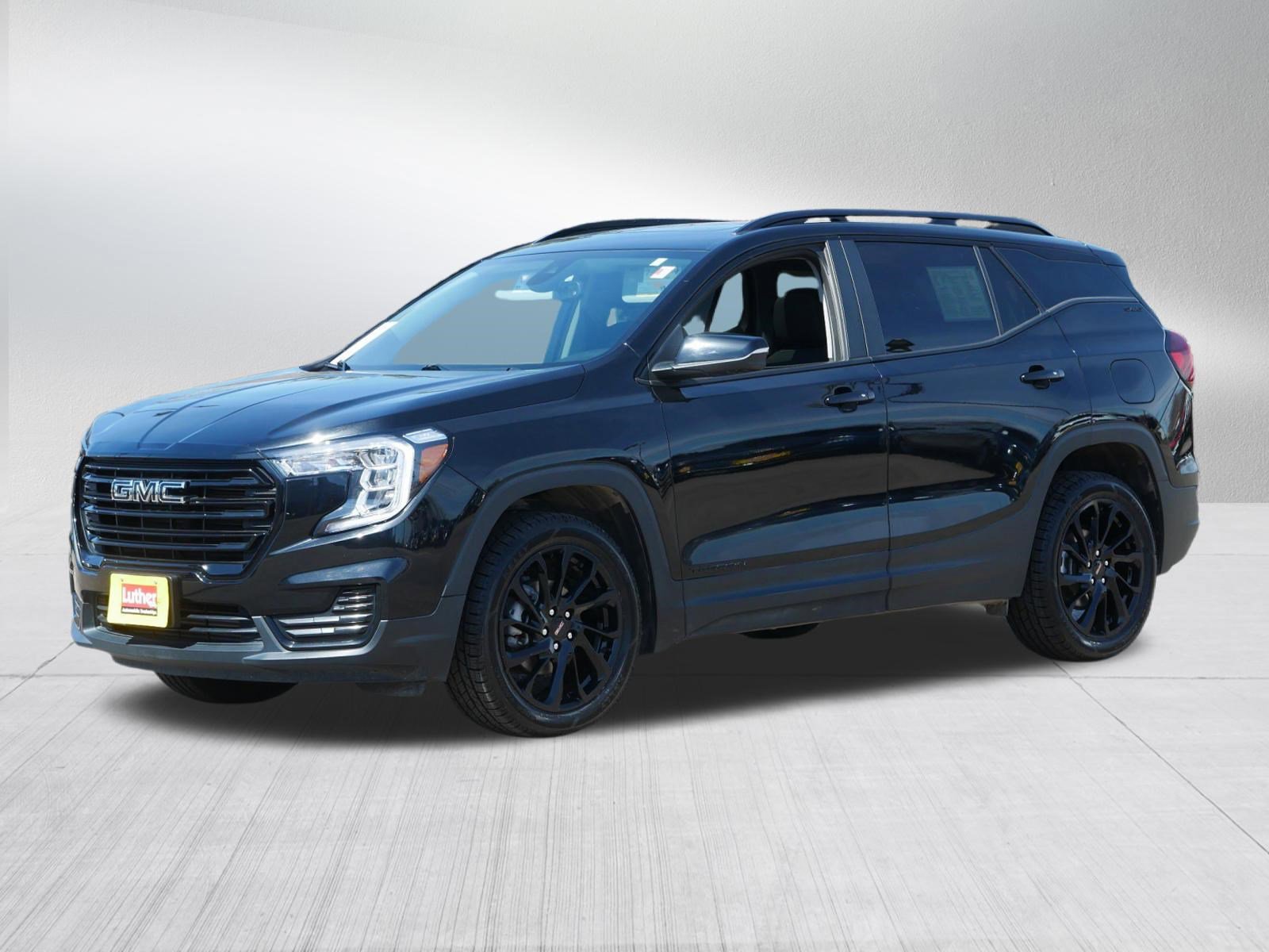 Used 2023 GMC Terrain SLE w/ Driver Convenience Package AWD/4WD image 3