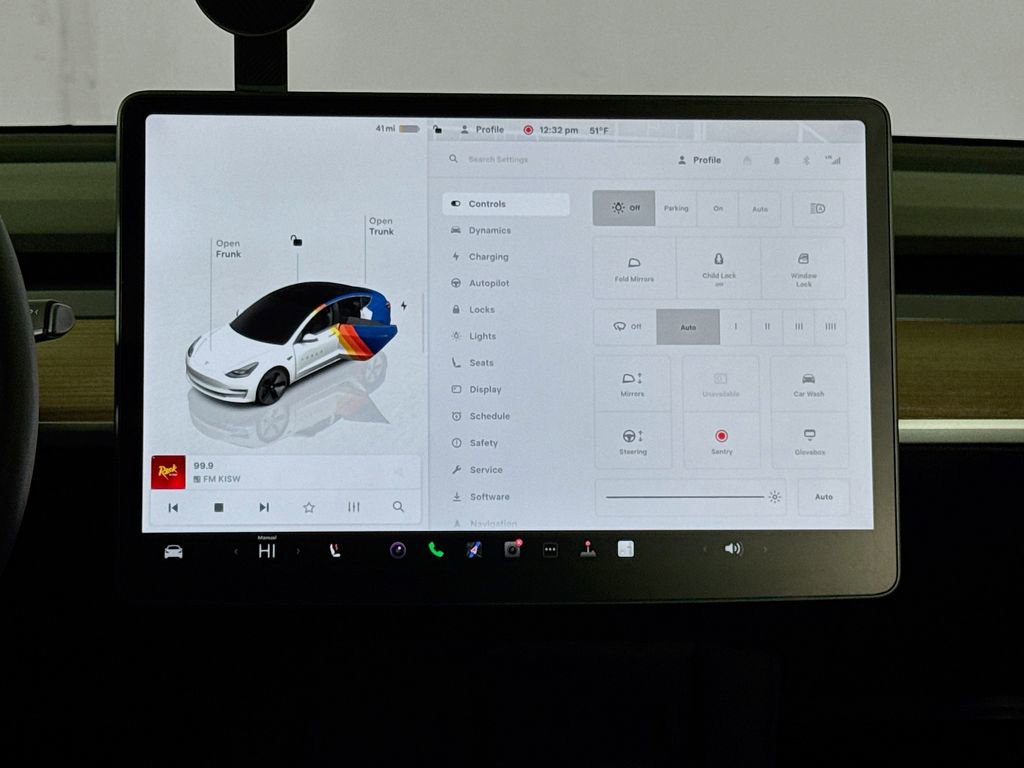 Used 2023 Tesla Model 3 Standard Range image 14