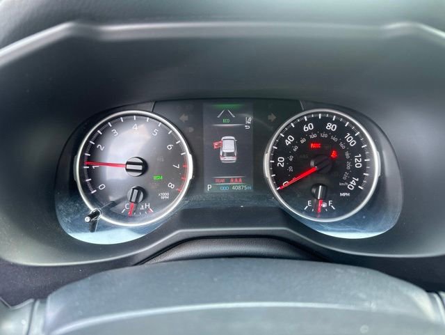Used 2021 Toyota RAV4 XLE AWD/4WD image 2