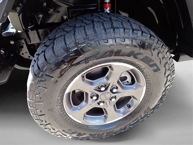 Used 2020 Jeep Gladiator Rubicon w/ Dual Top Group AWD/4WD image 7