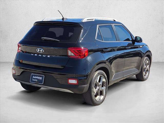 Used 2024 Hyundai Venue SEL FWD image 5
