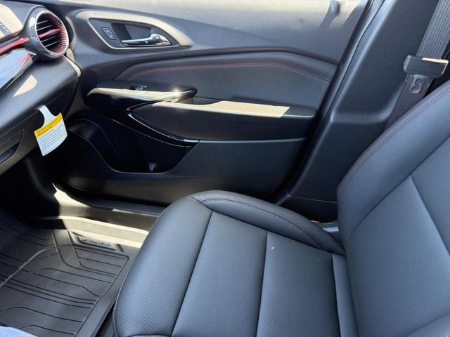New 2026 Chevrolet Trax RS w/ Sunroof Package FWD image 17