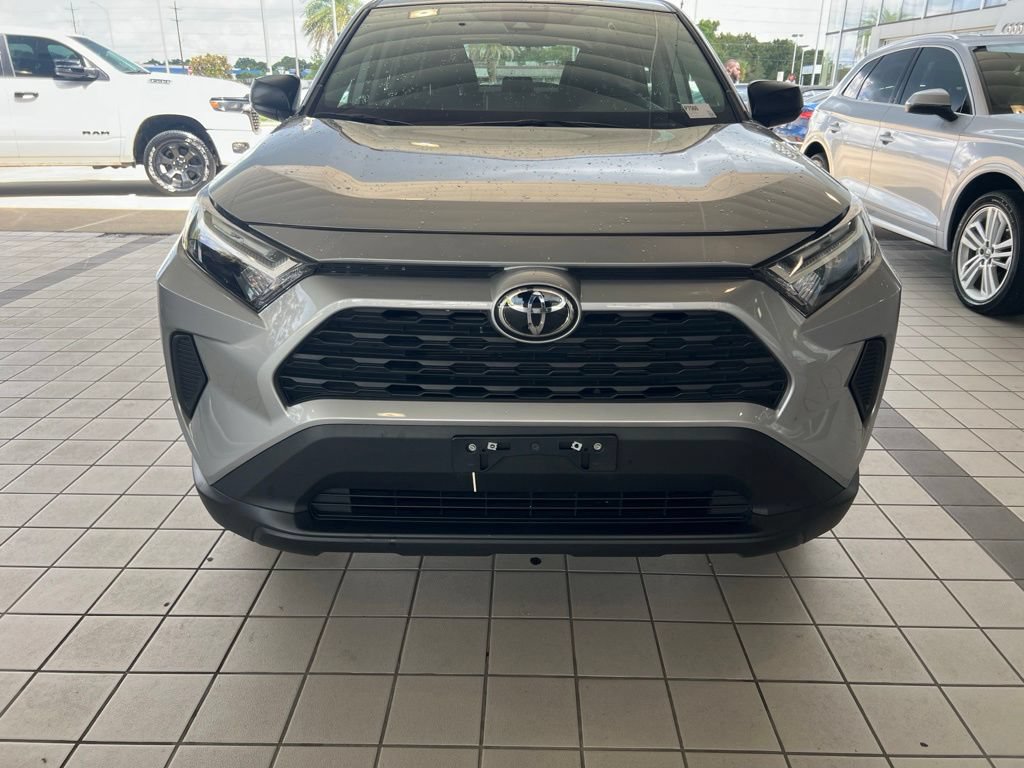 Used 2025 Toyota RAV4 LE AWD/4WD image 2