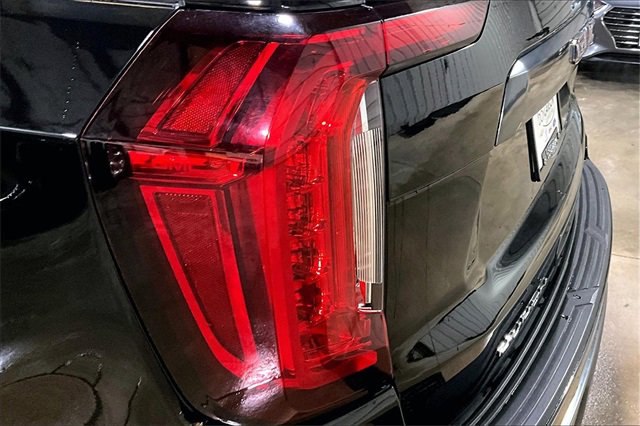 Used 2023 GMC Yukon XL AT4 image 8