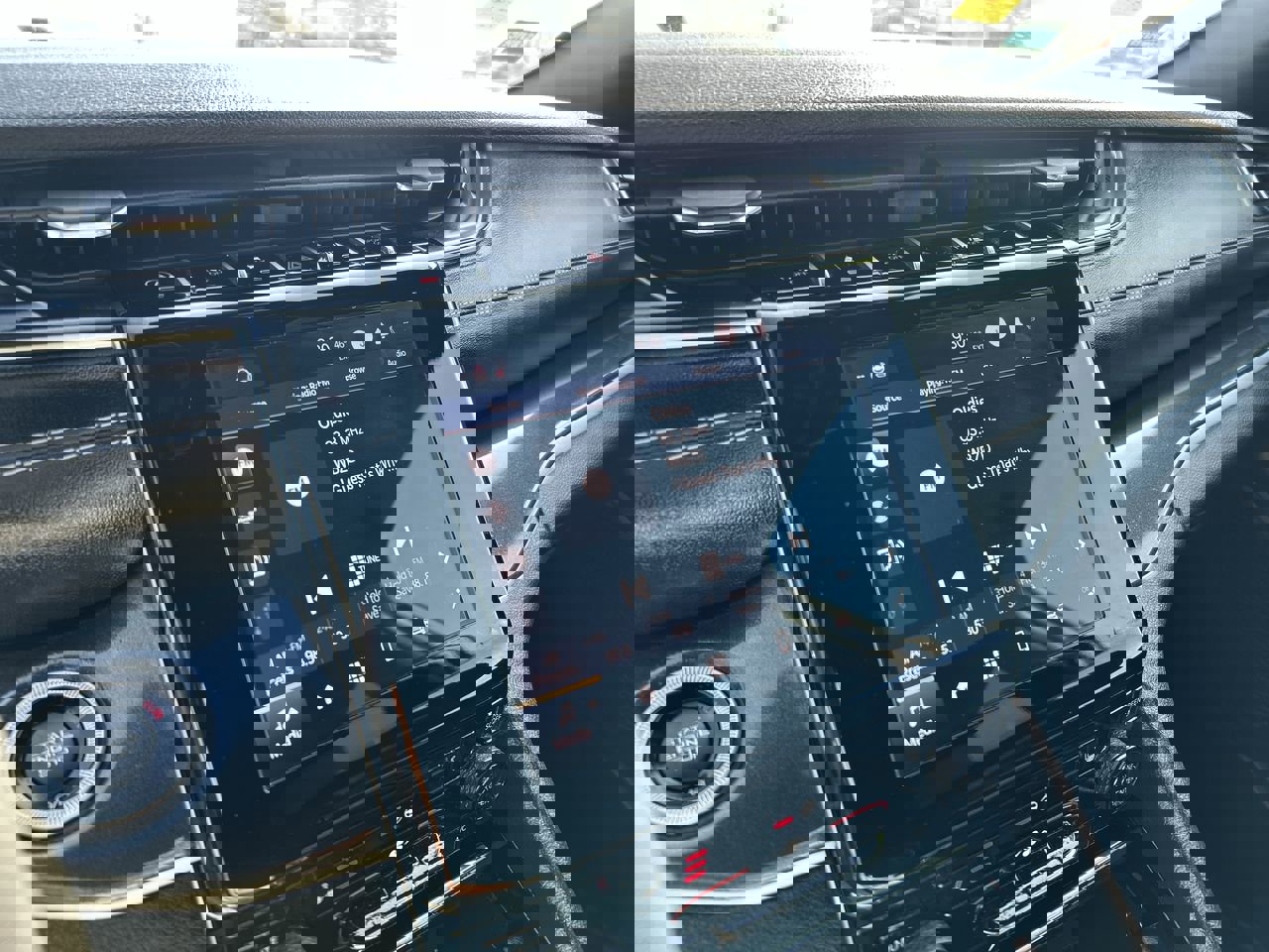 Used 2023 Jeep Grand Cherokee L Laredo image 28