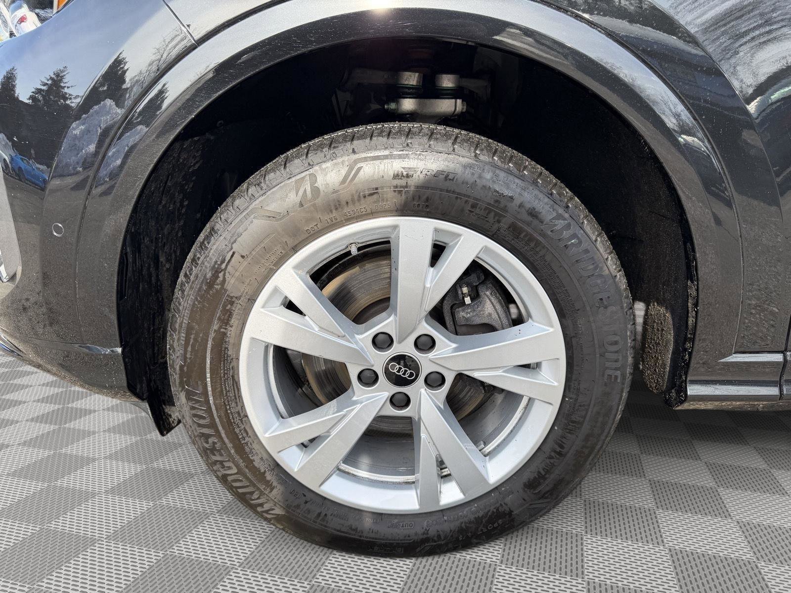 Used 2025 Audi Q5 Premium w/ Convenience Package image 7