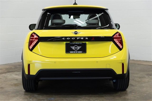 Certified 2025 MINI Cooper S image 10