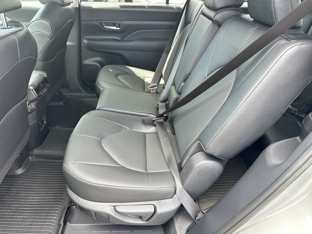Certified 2026 Toyota Grand Highlander AWD image 12