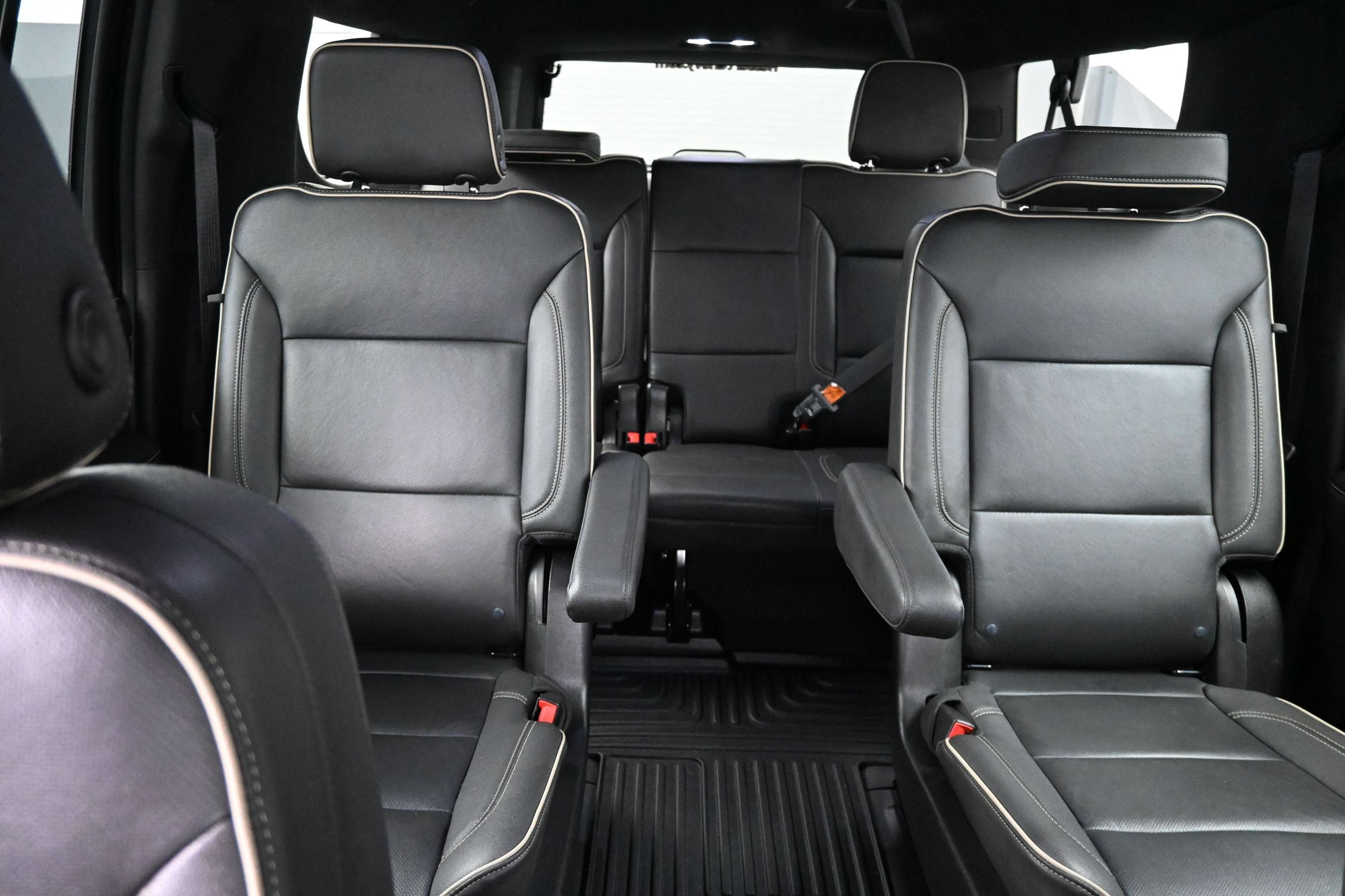 Used 2023 Chevrolet Suburban Premier AWD/4WD image 34