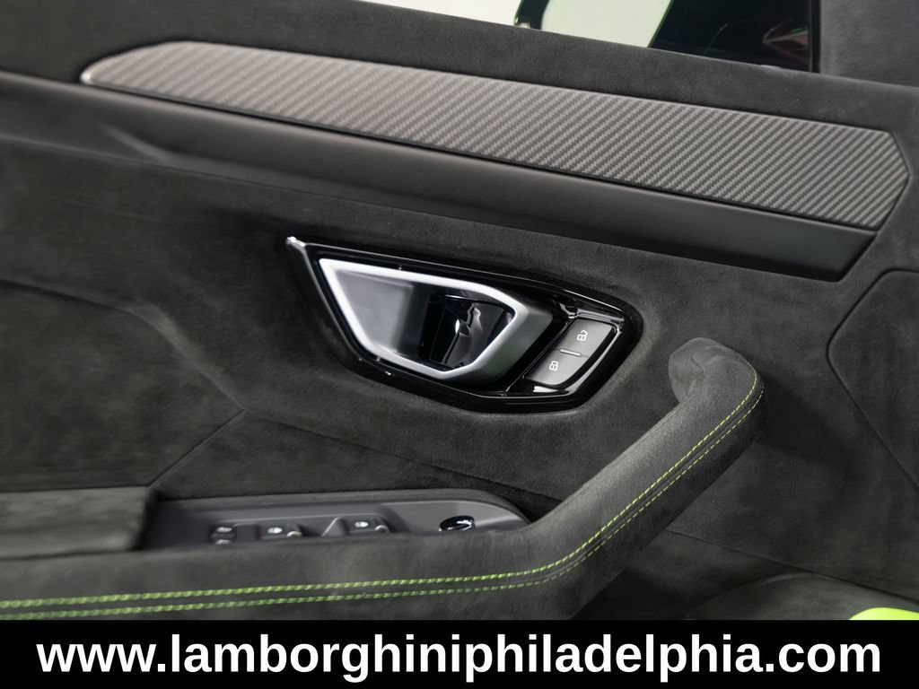 Used 2024 Lamborghini Urus Performante AWD/4WD image 14