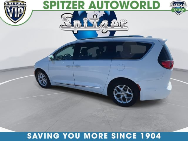 Used 2019 Chrysler Pacifica Touring-L Plus FWD image 7