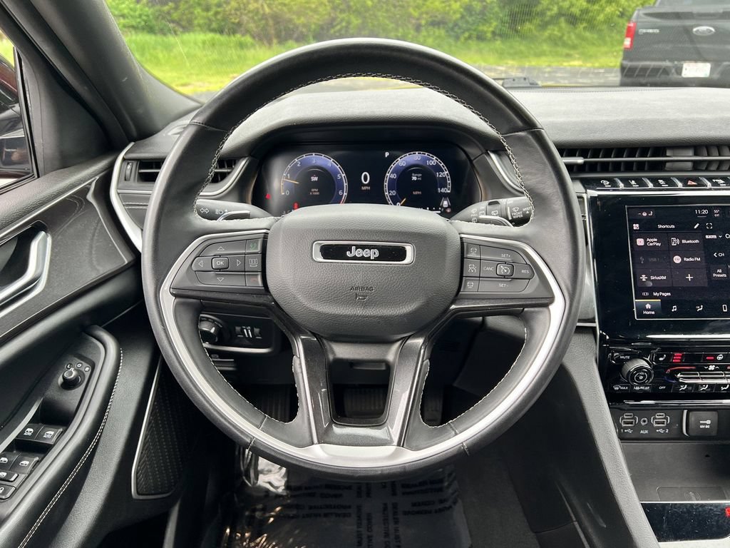 Used 2022 Jeep Grand Cherokee Altitude AWD/4WD image 10