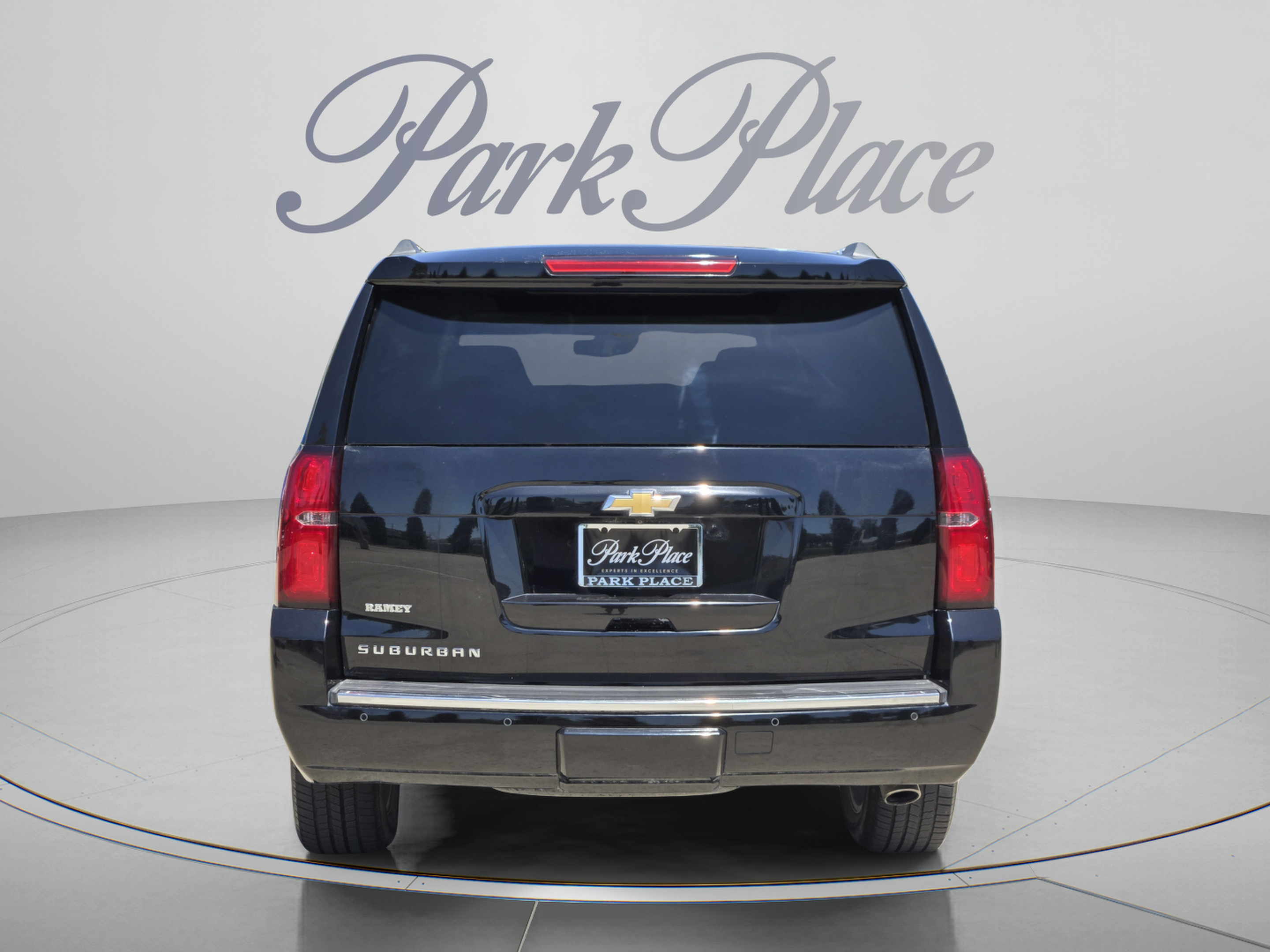 Used 2016 Chevrolet Suburban LTZ AWD/4WD image 4