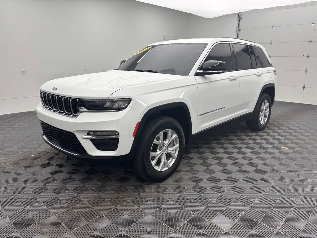 Used 2024 Jeep Grand Cherokee Limited AWD/4WD image 13