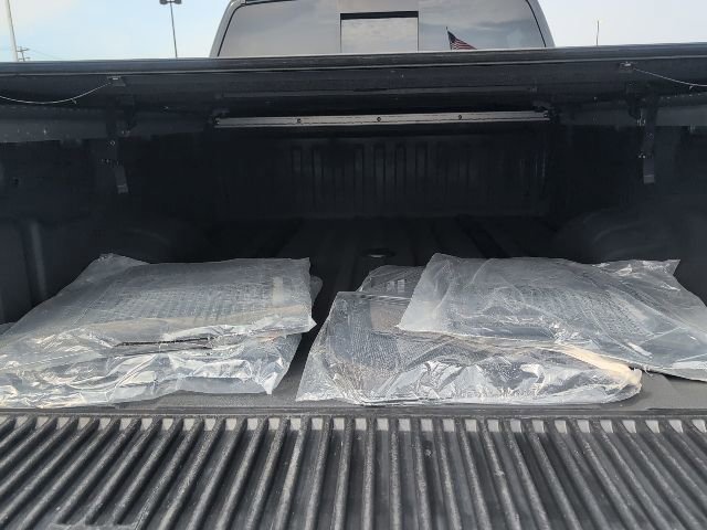 Used 2017 Nissan Titan PRO-4X image 8