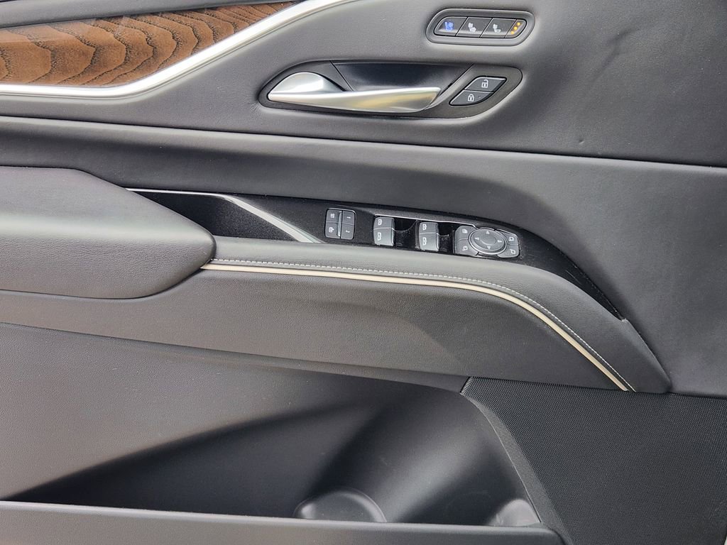 Used 2024 Cadillac Escalade ESV Sport Platinum w/ LPO, ONYX Package AWD/4WD image 23