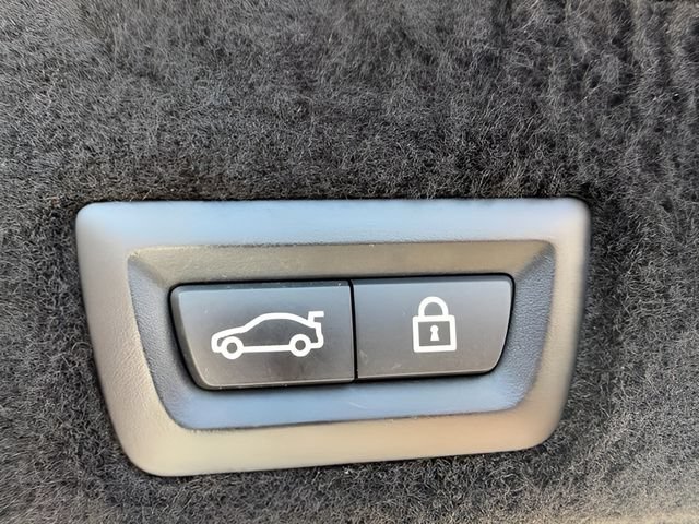 Used 2021 BMW 740i xDrive AWD/4WD image 9