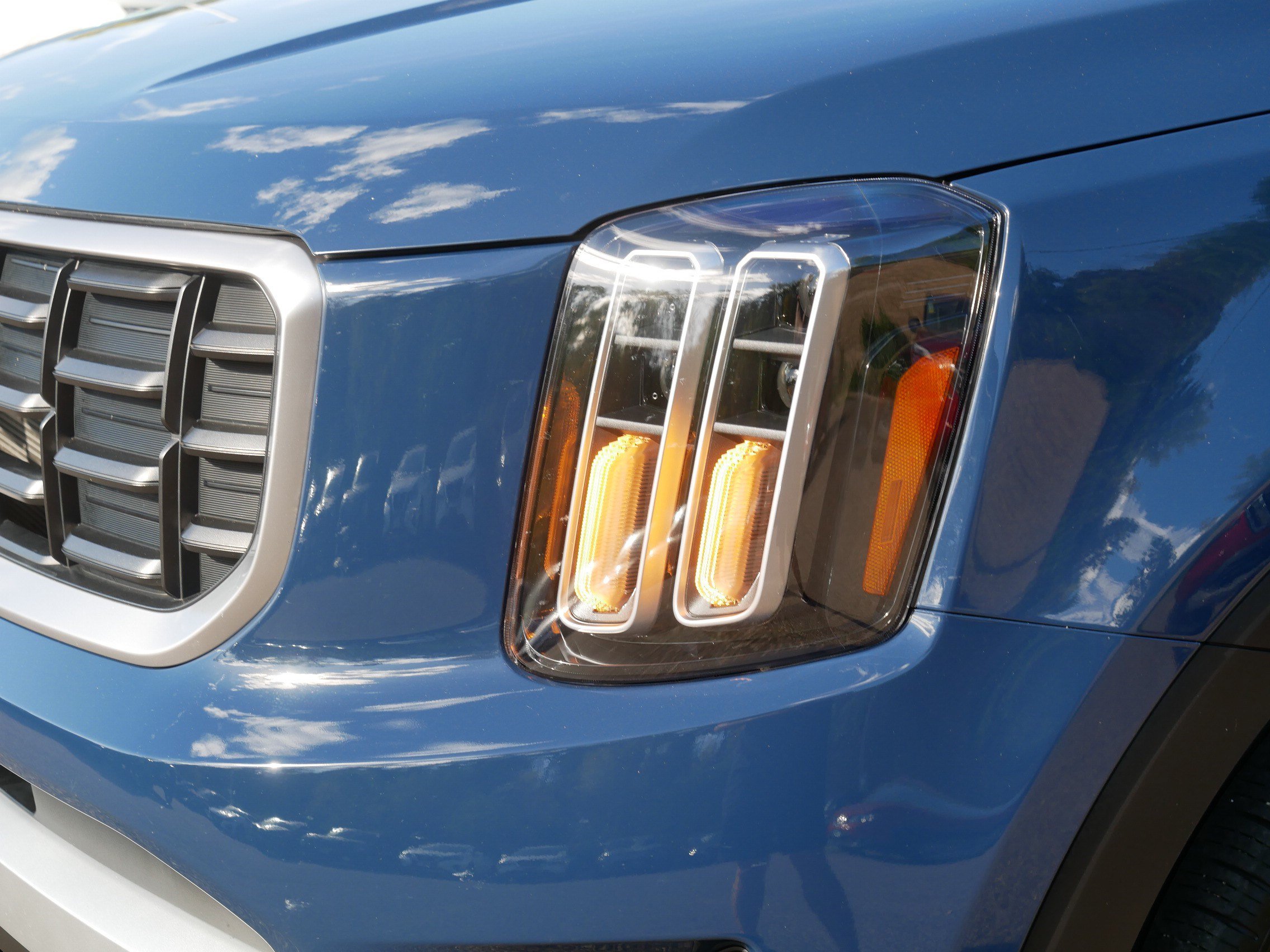 Certified 2024 Kia Telluride S w/ S Sunroof Package AWD/4WD image 16