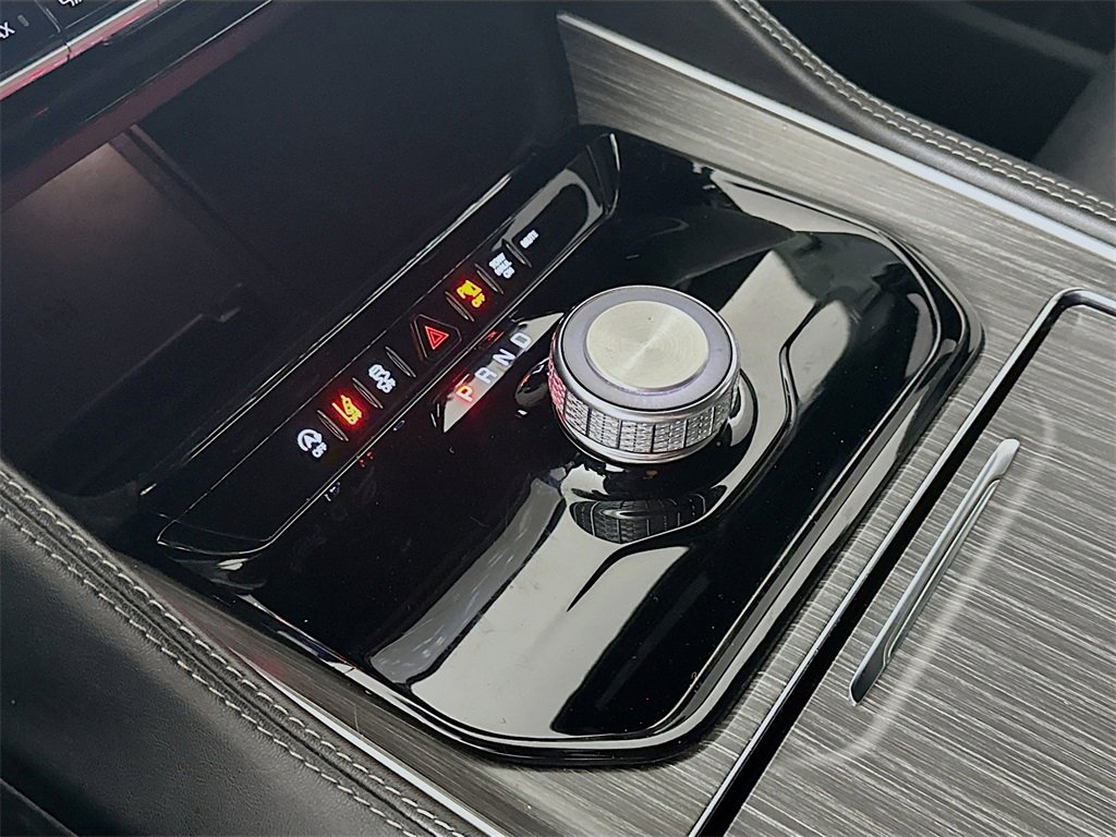 Used 2024 Jeep Wagoneer L Series II w/ Flexible Seating Group image 16