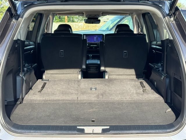 Used 2023 Toyota Highlander XLE FWD image 19