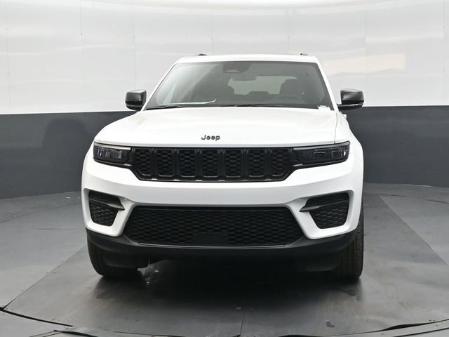 New 2025 Jeep Grand Cherokee Laredo image 9