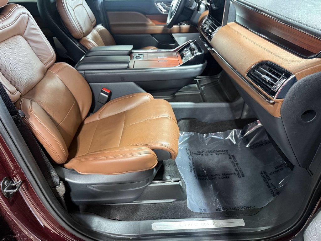 Certified 2023 Lincoln Navigator Reserve AWD/4WD image 33