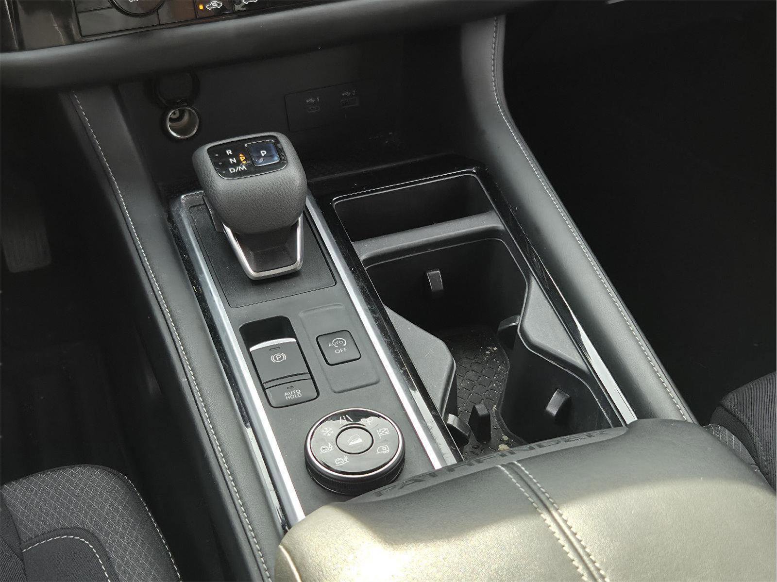 Used 2022 Nissan Pathfinder SV image 25