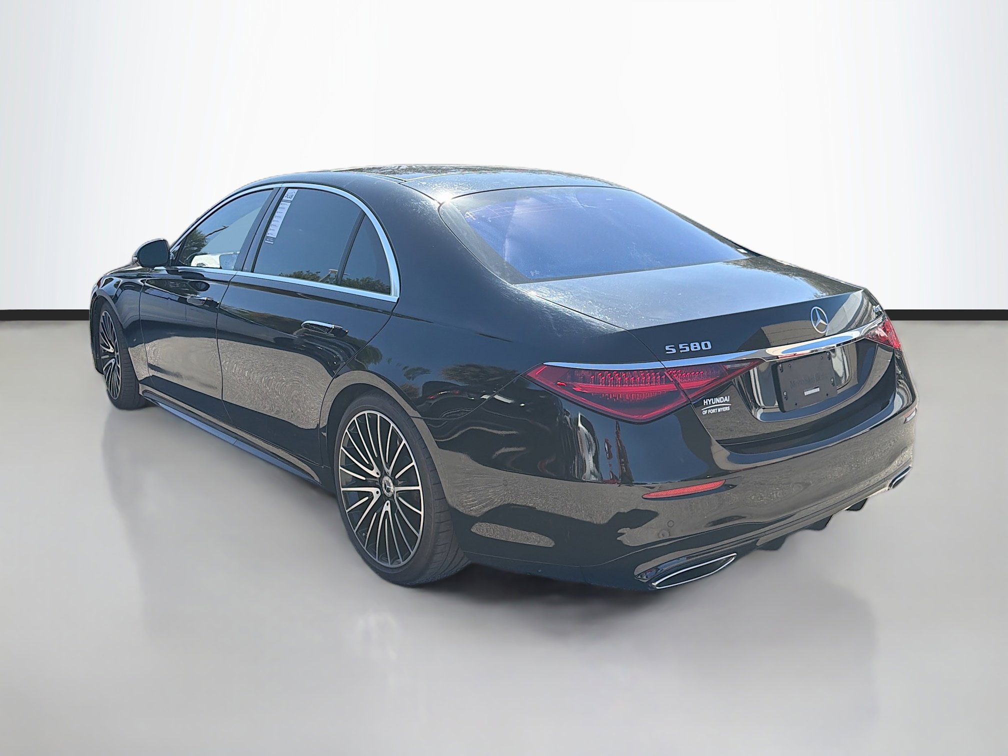 Used 2022 Mercedes-Benz S 580 4MATIC Sedan image 5