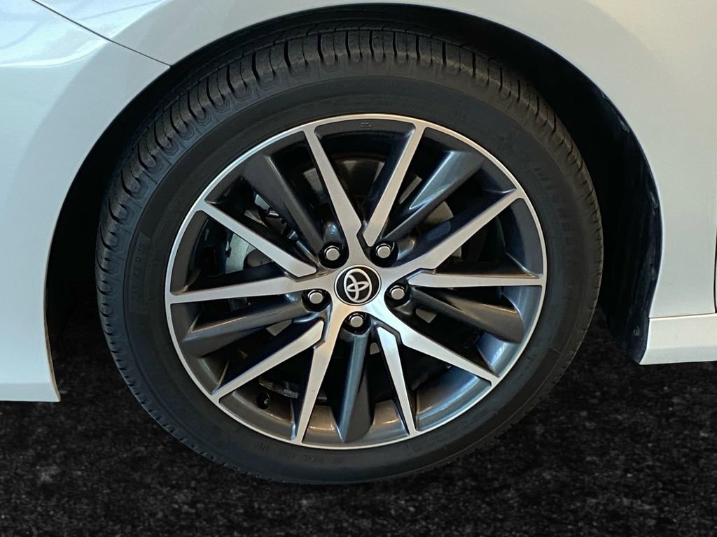 Used 2022 Toyota Camry XLE image 26
