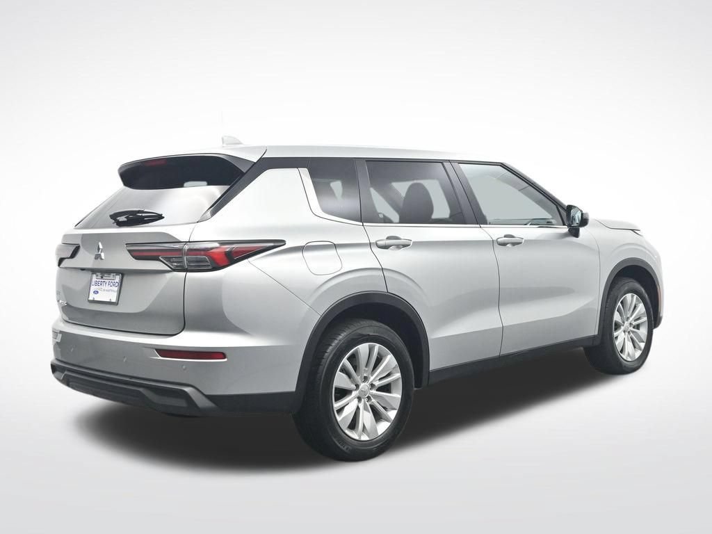 Used 2025 Mitsubishi Outlander ES AWD/4WD image 6