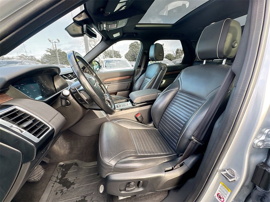 Used 2018 Land Rover Discovery HSE image 23