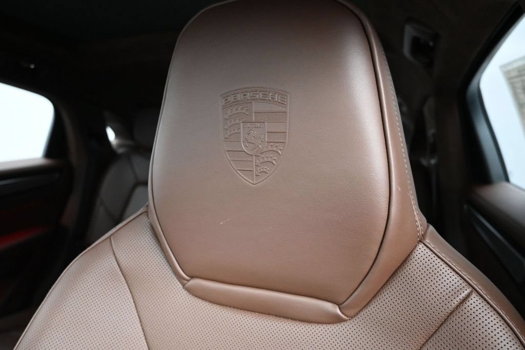 Certified 2023 Porsche Cayenne Turbo S AWD/4WD image 14