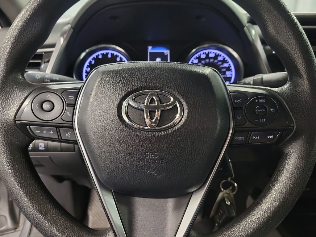 Used 2019 Toyota Camry LE image 17