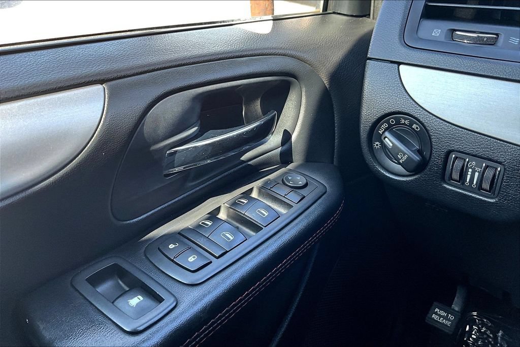 Used 2019 Dodge Grand Caravan GT FWD image 17
