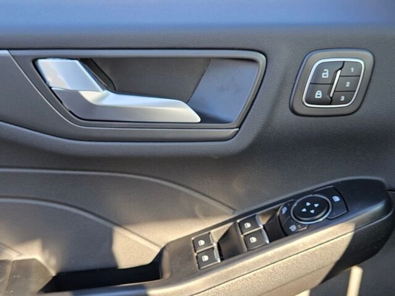 New 2026 Ford Escape Active w/ Active Premium Tech Pack image 28