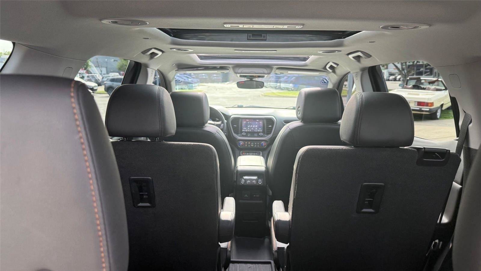 Used 2023 GMC Acadia AT4 w/ Technology Package AWD/4WD image 22