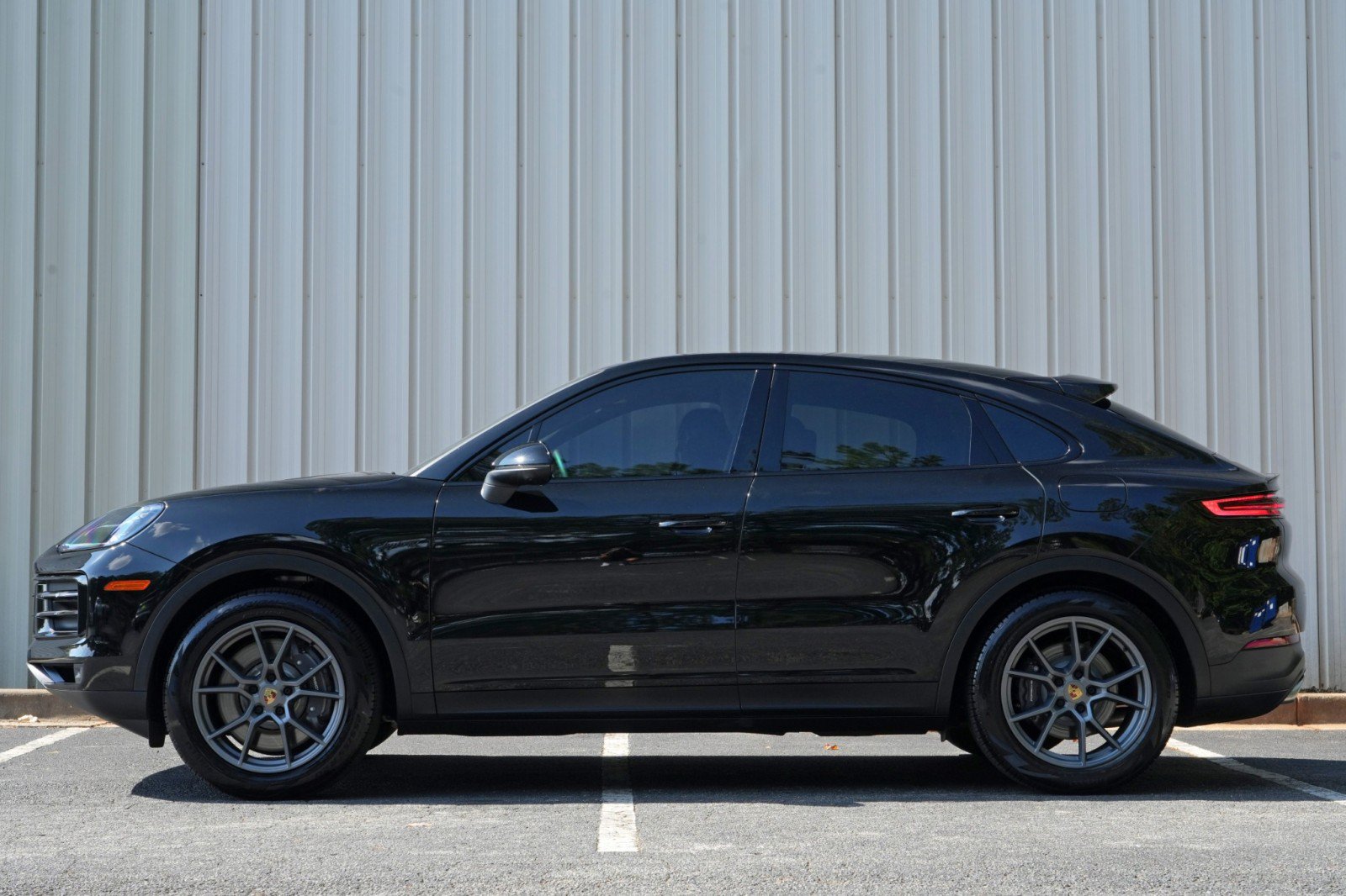Used 2024 Porsche Cayenne Coupe AWD/4WD image 9