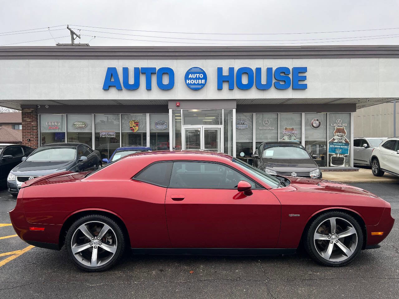 Used 2014 Dodge Challenger R/T image 9