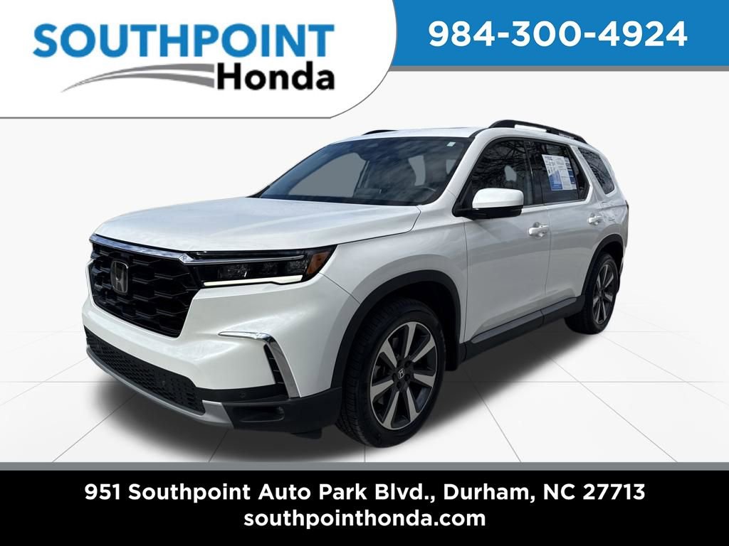 Used 2025 Honda Pilot Touring image 3