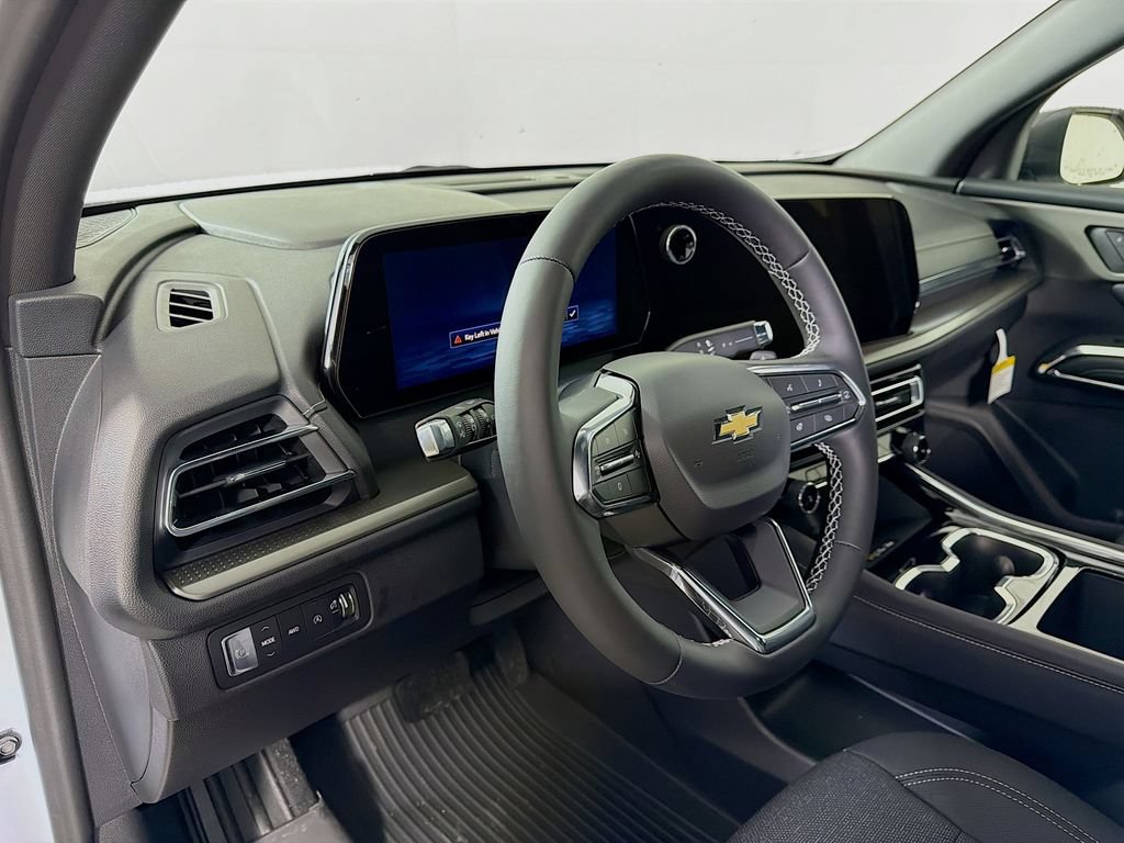 New 2026 Chevrolet Traverse LT w/ LPO, Floor Liner Package AWD/4WD image 9
