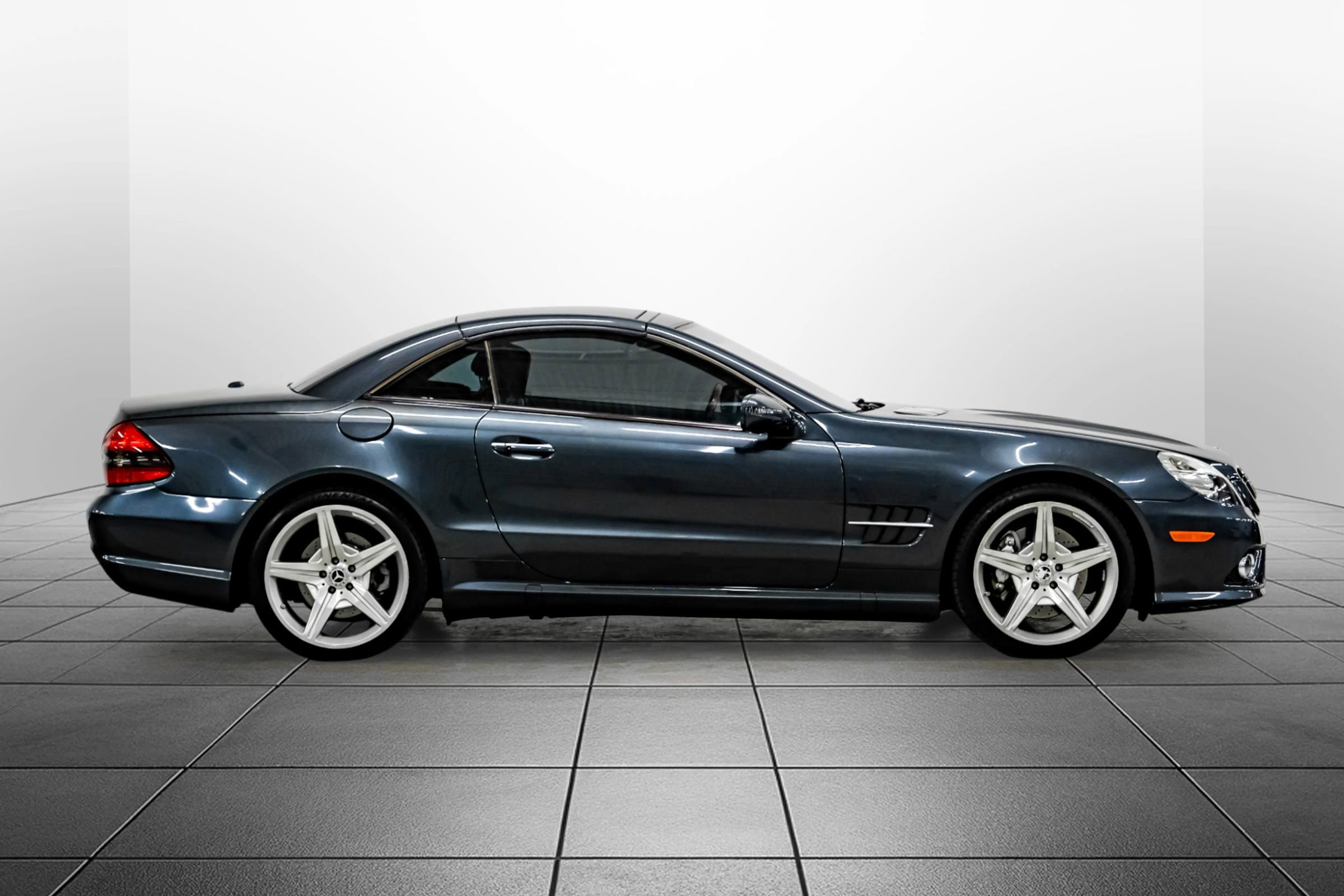 Used 2012 Mercedes-Benz SL 550 image 10